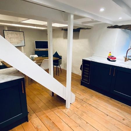 Spindrift Is A Beautiful Newly Refurbished Three Bedroom Private Family House Located On The Old Harbour And The Coastal Path In The Heart Of Beautiful พอลเพอร์โร ภายนอก รูปภาพ