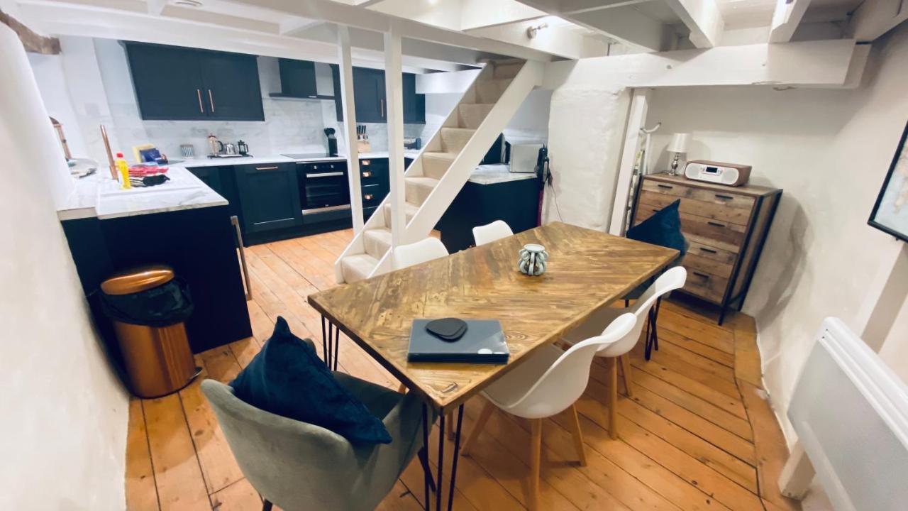 Spindrift Is A Beautiful Newly Refurbished Three Bedroom Private Family House Located On The Old Harbour And The Coastal Path In The Heart Of Beautiful พอลเพอร์โร ภายนอก รูปภาพ