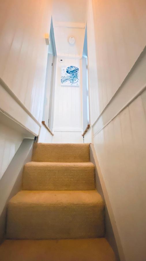 Spindrift Is A Beautiful Newly Refurbished Three Bedroom Private Family House Located On The Old Harbour And The Coastal Path In The Heart Of Beautiful พอลเพอร์โร ภายนอก รูปภาพ