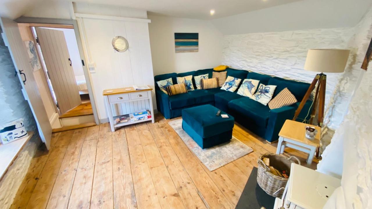 Spindrift Is A Beautiful Newly Refurbished Three Bedroom Private Family House Located On The Old Harbour And The Coastal Path In The Heart Of Beautiful พอลเพอร์โร ภายนอก รูปภาพ
