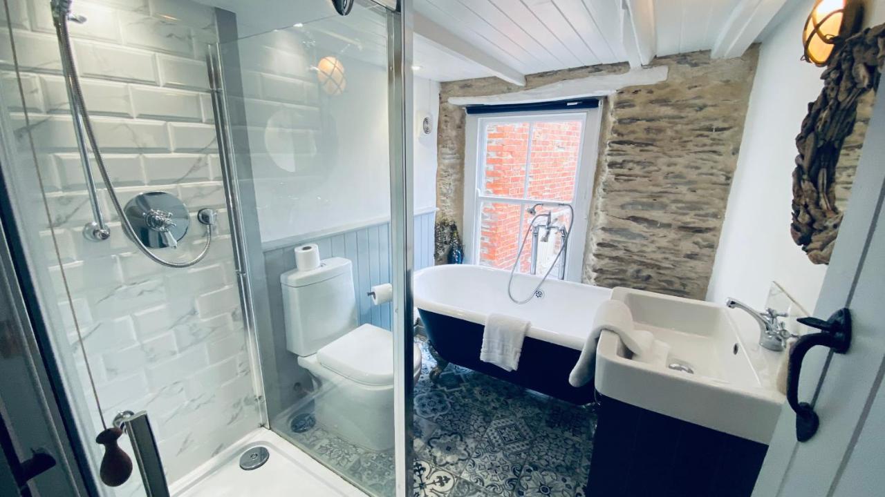 Spindrift Is A Beautiful Newly Refurbished Three Bedroom Private Family House Located On The Old Harbour And The Coastal Path In The Heart Of Beautiful พอลเพอร์โร ภายนอก รูปภาพ