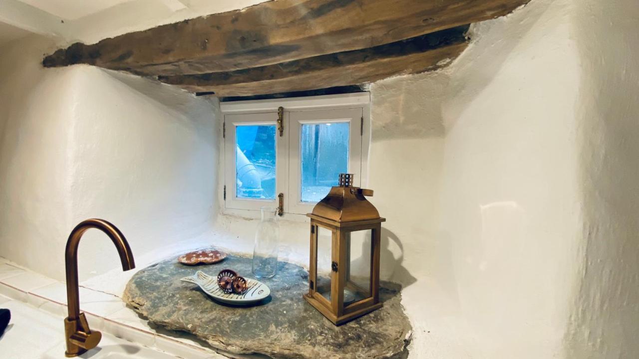 Spindrift Is A Beautiful Newly Refurbished Three Bedroom Private Family House Located On The Old Harbour And The Coastal Path In The Heart Of Beautiful พอลเพอร์โร ภายนอก รูปภาพ